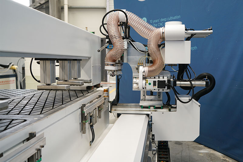 免拉手四工序側(cè)孔機