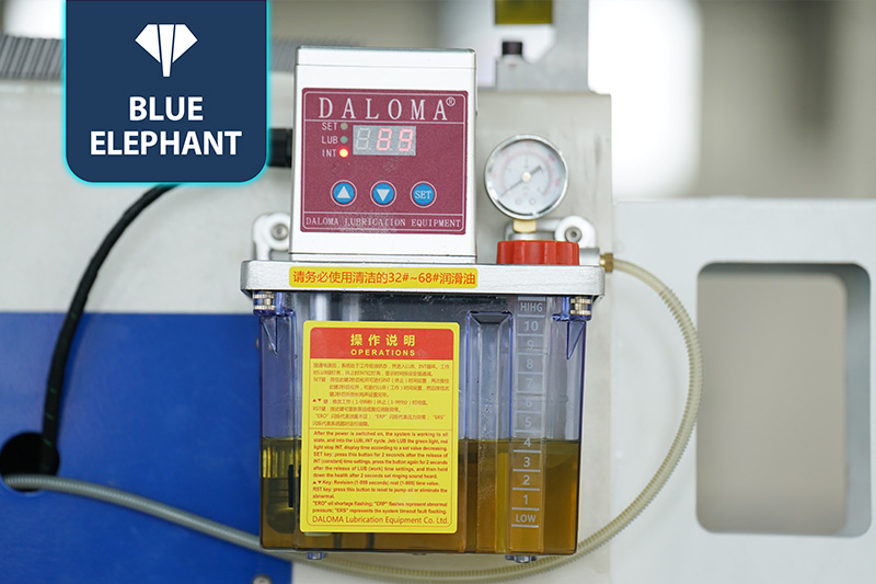 直排數(shù)控開料機(jī)